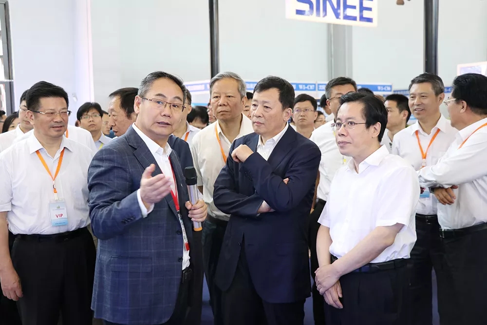 (圖)遼寧省副省長-崔楓林 沈陽市市長-姜有為 蒞臨參觀 (圖)遼寧省副省長-崔楓林 沈陽市市長-姜有為 蒞臨參觀