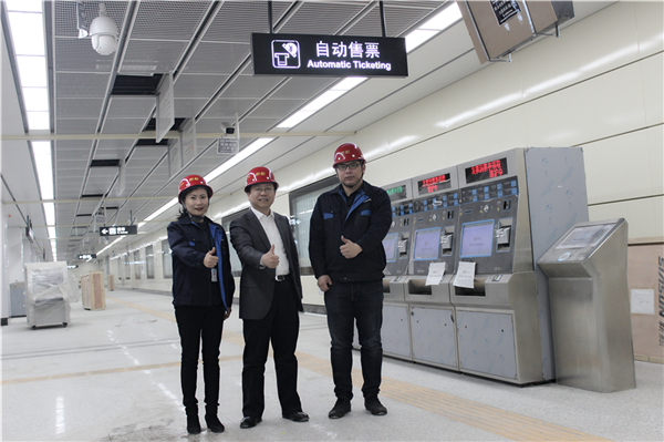 1564117697859714.jpg (圖)智能交通BG總裁邱繼紅視察項目現場.jpg